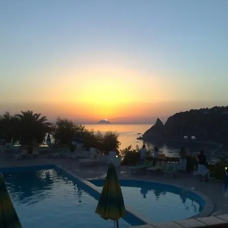 Villaggio Calispera Aparthotel 3*