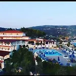 Villaggio Calispera 4*