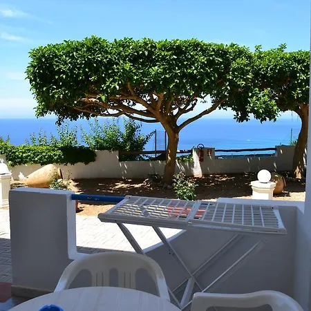 شقة فندقية Villaggio Calispera 4*