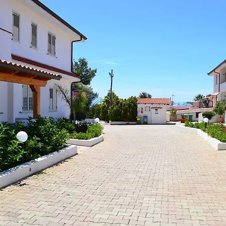 Villaggio Calispera Aparthotel 3*