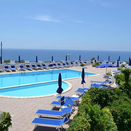 Villaggio Calispera Aparthotel 4*